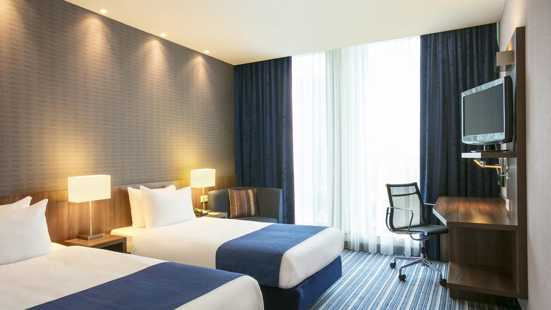 Holiday Inn Express Amsterdam - South By Ihg 3*,  Países Bajos